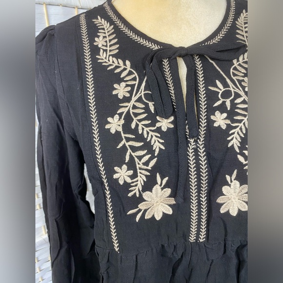 NWT Hem & Thread Bohemian Embroidered Top Lantern Sleeve Style Blouse - Picture 6 of 13